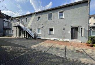 Hinterhofgebäude mit Apartments