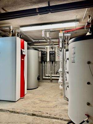 Moderne Heizung (Wärmepumpe) 2023