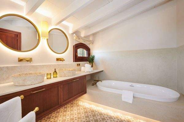 Luxusvilla in erster Meereslinie zu vermieten in Cala Ratjada, Mallorca