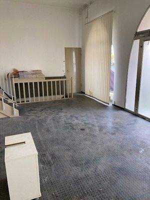 Raum unten mit Fenster