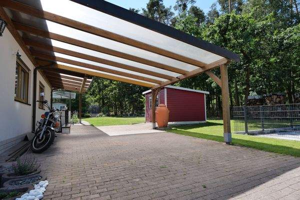 Carport am Haus