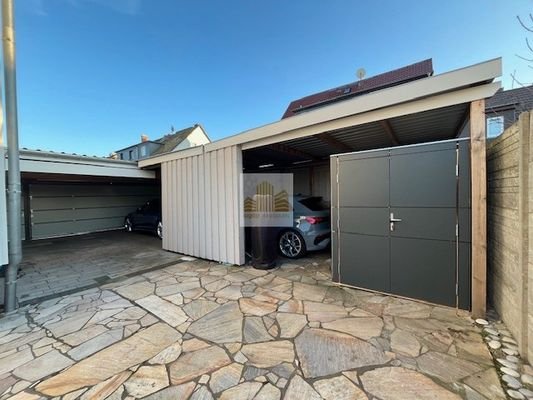 Carport und Abstellhäuschen