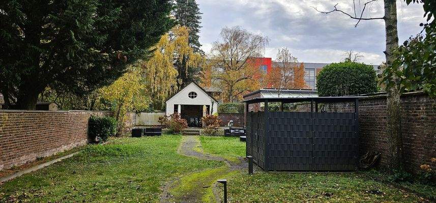 großer Garten in gemeinschaftlicher Nutzung