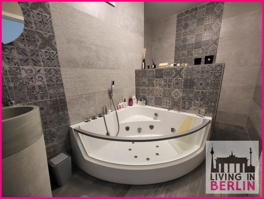 Badezimmer mit Whirlpool
