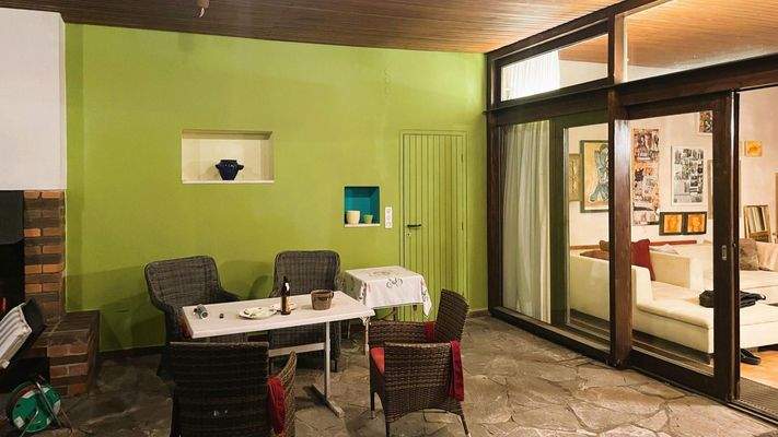 überdachter Freiplatz