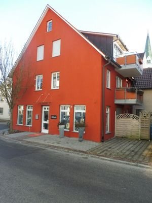 Außenansicht mit Blick auf den Balkon