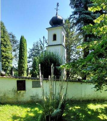 LeBa aussen Park Kirchturm 2.jpg
