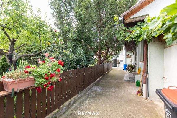 1. Blick Richtung Haus