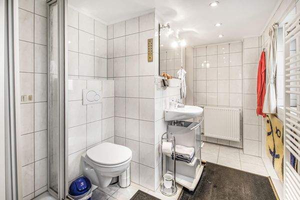 Badezimmer im Erdgeschoss