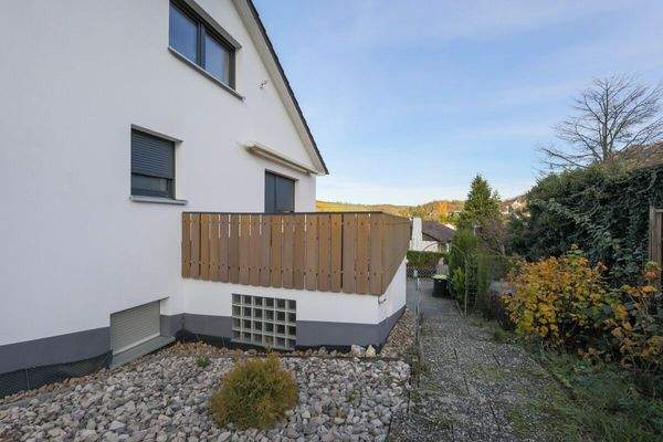 Treppenzugang undTerrasse