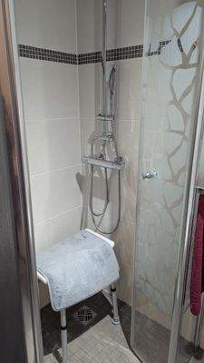 Dusche im Erdgeschoss.jpg