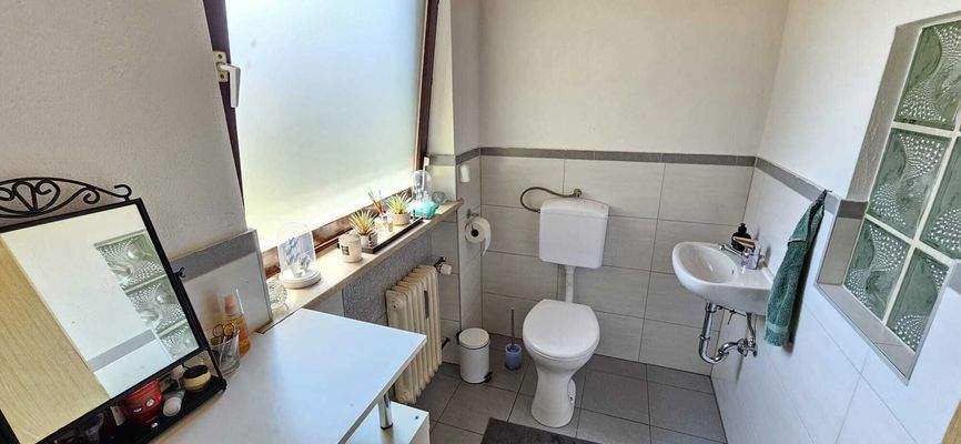 Wohnung OG rechts - Bad