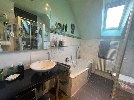 Badezimmer im Obergeschoss