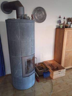 Specksteingrundofen im Wohnzimmer