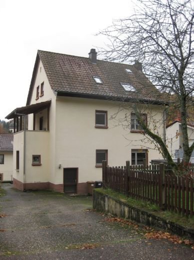 Schönes und teilmodernisiertes 8-Zimmer-Einfamilienhaus in Pirmasens, Vorort