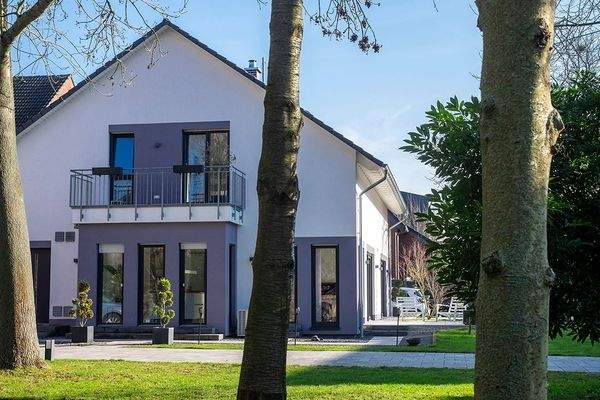 Blick vom Garten auf das Haus 2.jpg