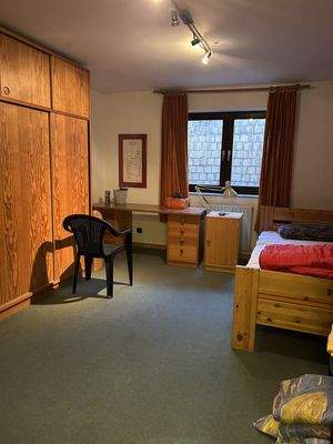 Raum mit Lichtschacht KG