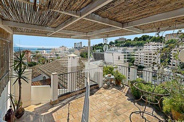 Dachterrasse mit Hafenblick