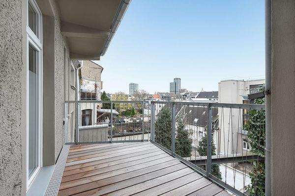 Ein Balkon im 3. Obergeschoss