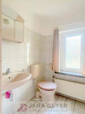 OG - Tageslichtbad mit Wanne