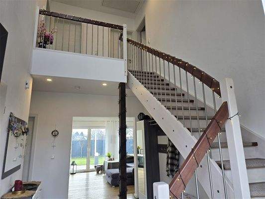 Eingangsbereich mit Treppe und