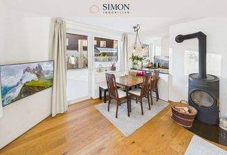 Wohnzimmer mit Kachelofen