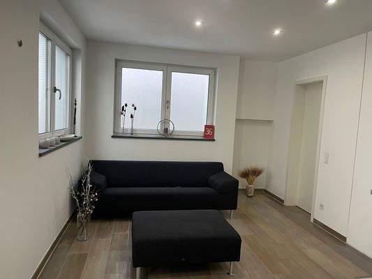 Hobbyraum 1 mit Zugang zum Bad.jpg