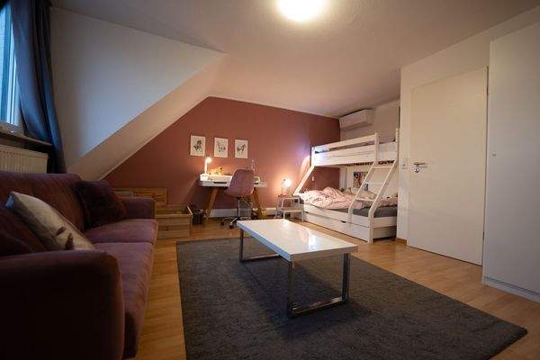 Erstes DG - Schlafzmmer links 2