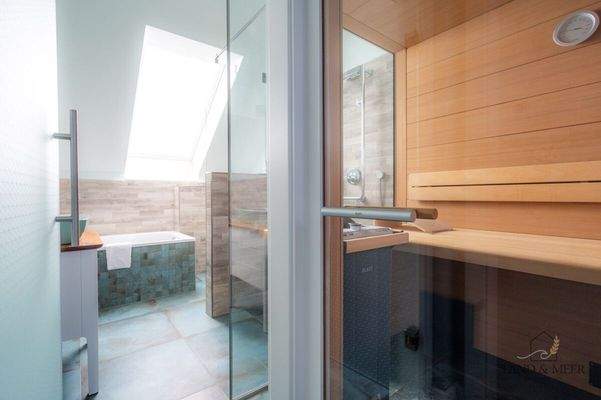 1. OG Badezimmer mit Sauna