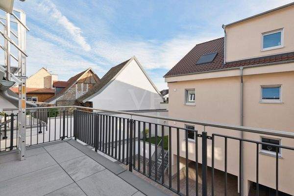 südlich ausgerichteter Balkon