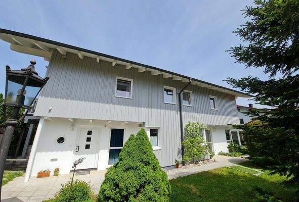 Südseite Eingang Wohnung West