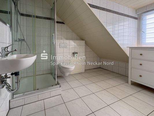 2. Bad DG-Wohnung rechts