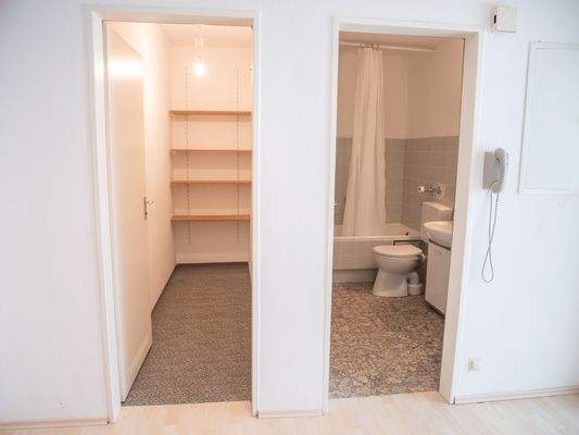 Eingang Aufteilung Abstellraum und Badezimmer