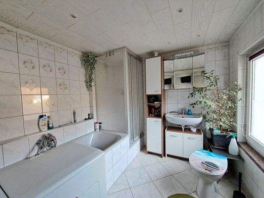 Badezimmer WE 1. OG links 