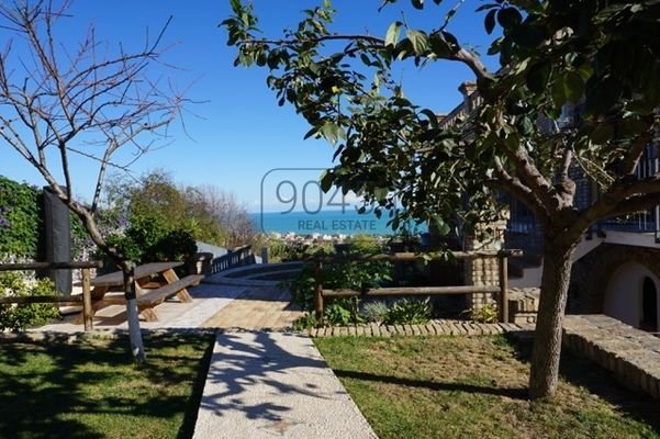 Einzigartige Villa mit Meerblick und fussläufig zum Strand in Tortoreto Lido - Abruzzen