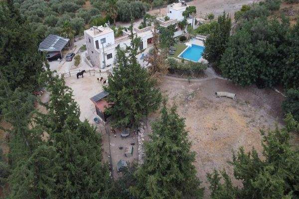 Kreta, Pemonia: Ruhiges und weitläufiges Anwesen zu verkaufen