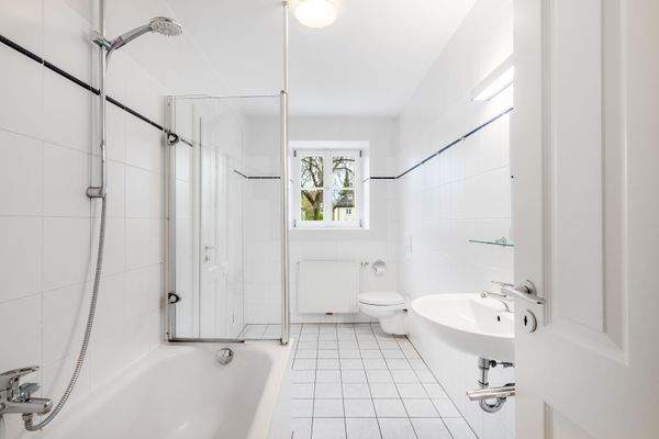 Lichterfülltes Kinderbad