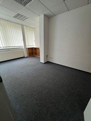 Büroraum (2).JPG