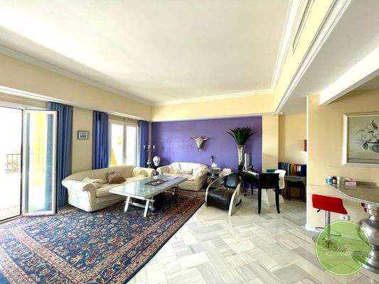 mit Küche und Kamin