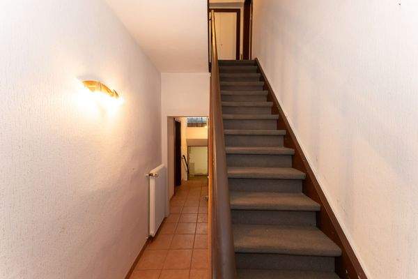 Treppe zum Obergeschoss
