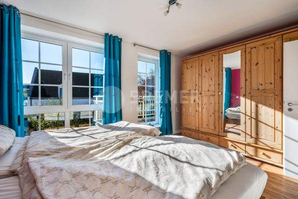 Zimmer 2 mit Balkonzugang OG