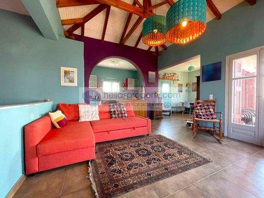 4ae60e472e3b42b8939f50a4baa9314e-original