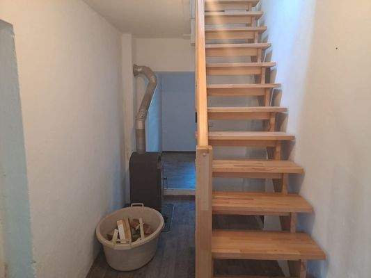 Treppe neu und Holzofen1
