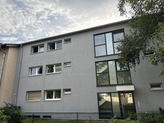 Straßenansicht (Sommer)