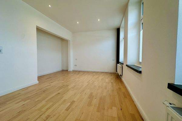 Schlafzimmer mit Schranknische