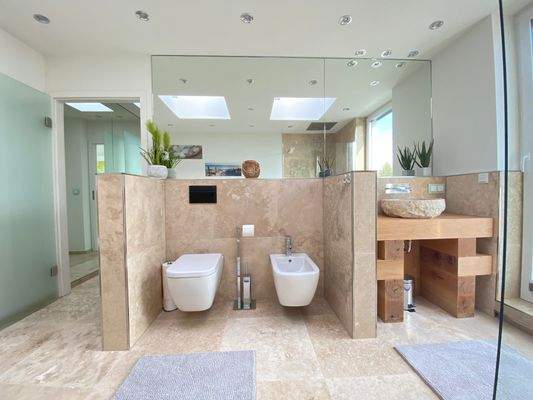 Badezimmer (Zugang vom Schlafzimmer) 2.jpg