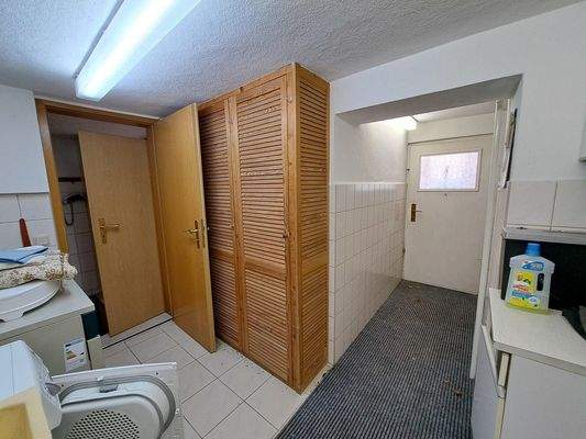 Wohnhaus - Waschhaus (EG)