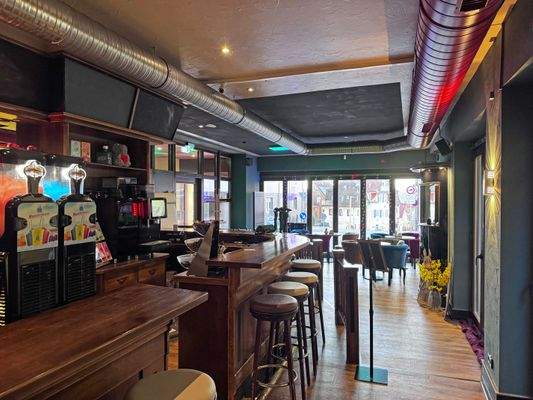 Barbereich Gaststätte links