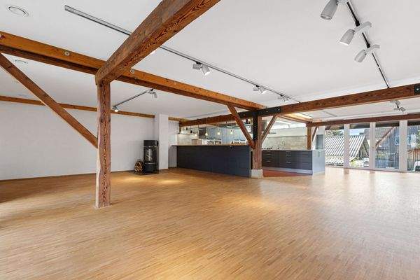 Großer Raum / Eventküche / Umwandlungspotenzial