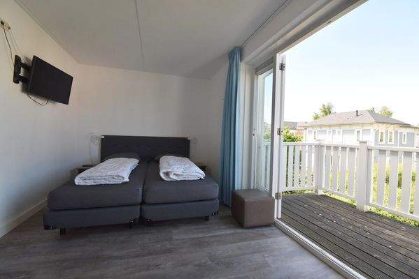 ferienwohnung-schlafzimmer-cap-helius-balcony-zuga